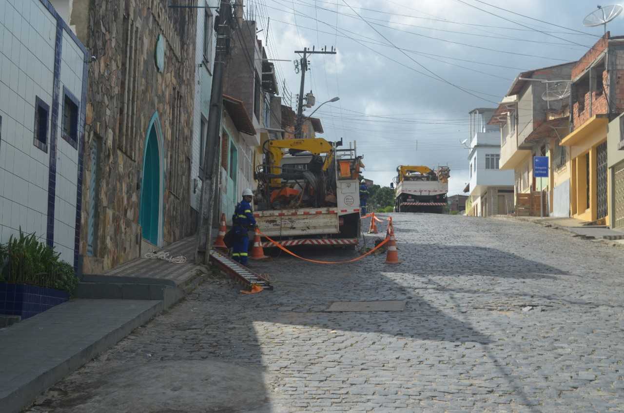 Camacã: Coelba inicia a troca de fiação e rede elétrica em pontos estratégicos da cidade
